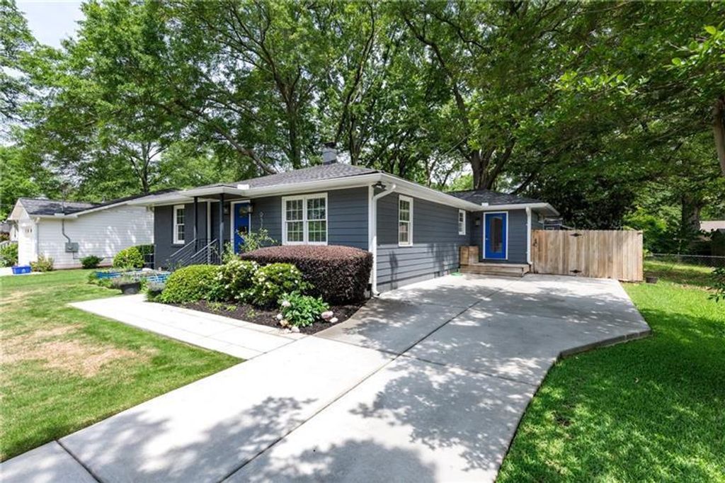 957 Sharon SE Circle, Smyrna, GA 30080