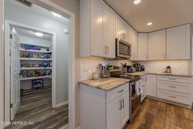 1967 RALEY CREEK Drive W, Jacksonville, FL 32225