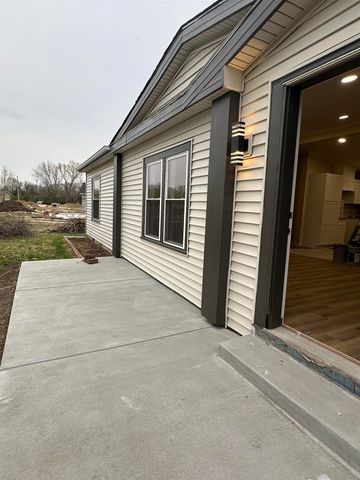 4613 S Edwards Cir, Wichita, KS 67217