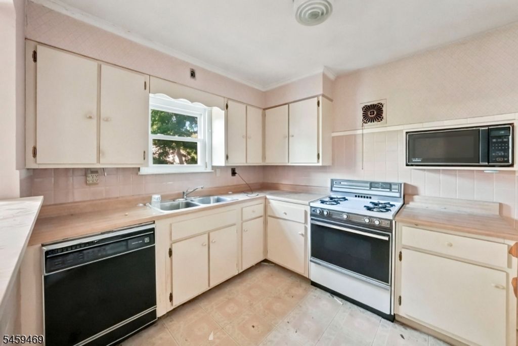 109 W Hanover Ave, Morris Plains Boro, NJ 07950 — photo 5