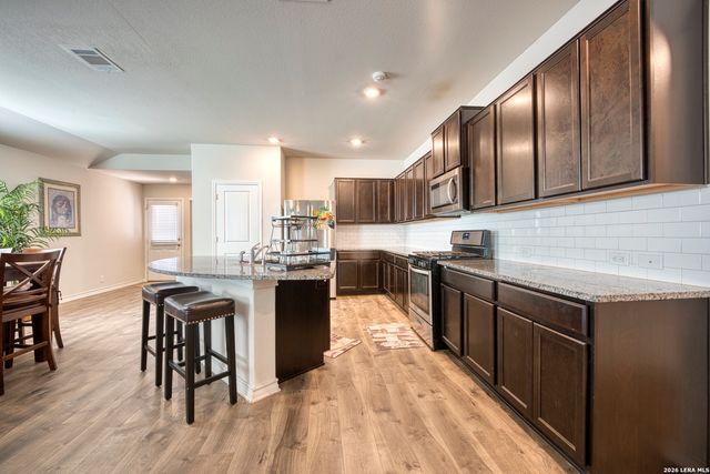 6827 Kingsley Edge, San Antonio, TX 78252