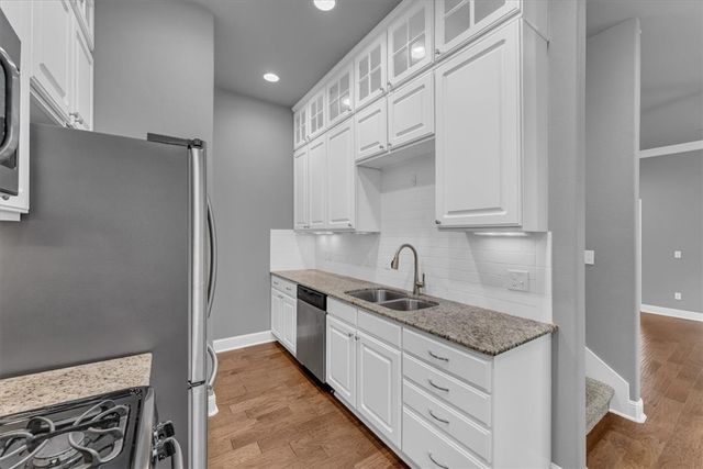 40 E Cydnee Street, Fayetteville, AR 72703