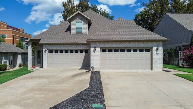 40 E Cydnee Street, Fayetteville, AR 72703