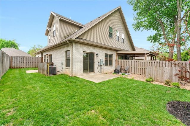 40 E Cydnee Street, Fayetteville, AR 72703