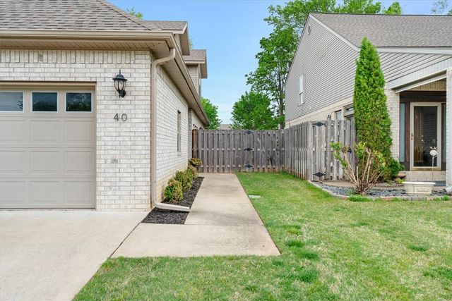 40 E Cydnee Street, Fayetteville, AR 72703