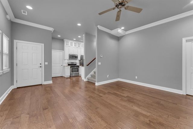 40 E Cydnee Street, Fayetteville, AR 72703