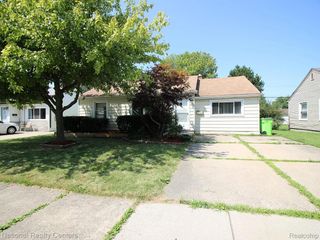 27241 Woodmont Street, Roseville, MI 48066