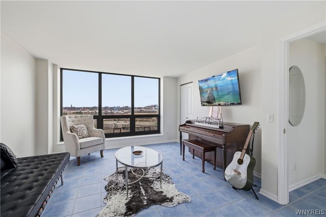 801 Admirals Walk Circle, Buffalo, NY 14202