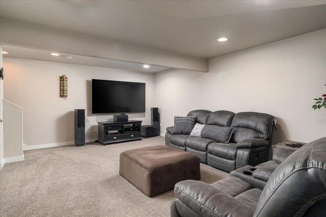 450 Coronado CIRCLE, Onalaska, WI 54650