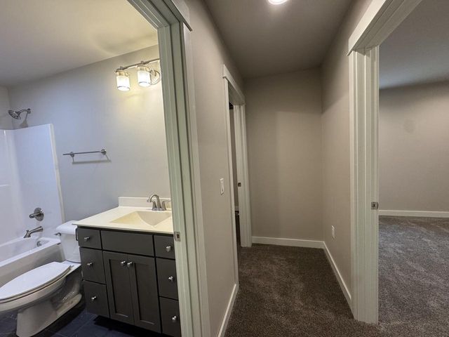 450 Coronado CIRCLE, Onalaska, WI 54650