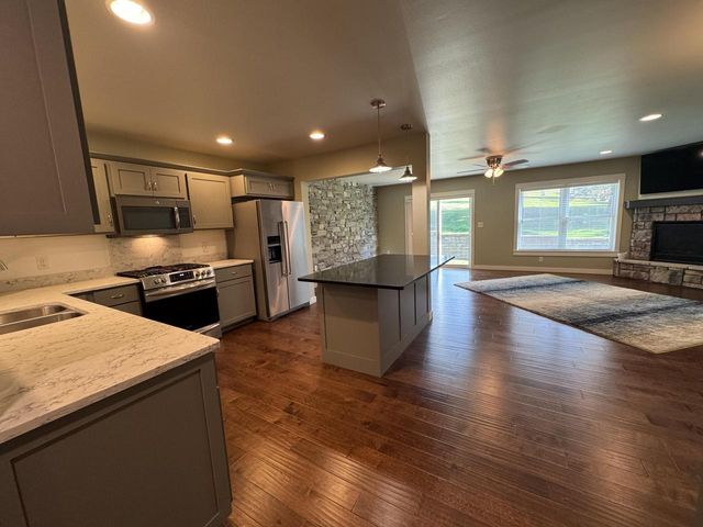 450 Coronado CIRCLE, Onalaska, WI 54650