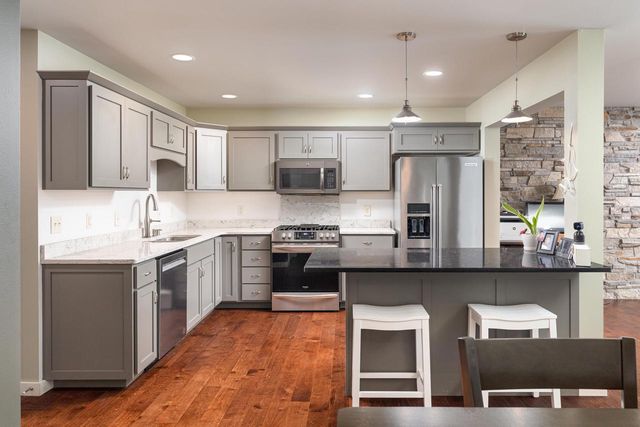 450 Coronado CIRCLE, Onalaska, WI 54650