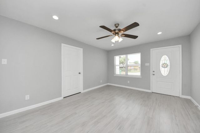 10118 Cathedral Drive, Houston, TX 77051