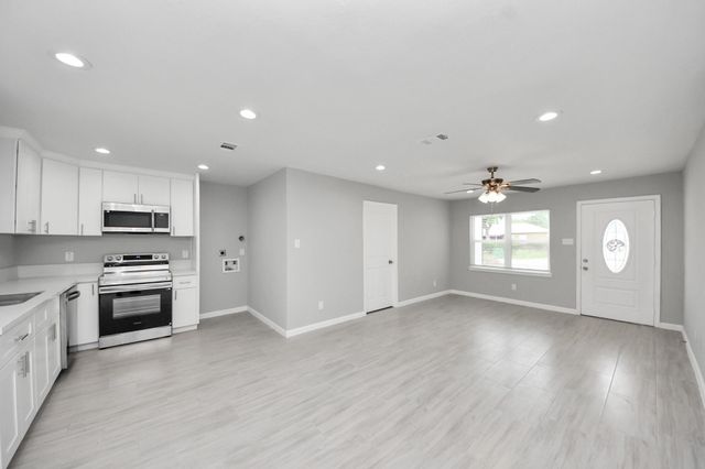 10118 Cathedral Drive, Houston, TX 77051