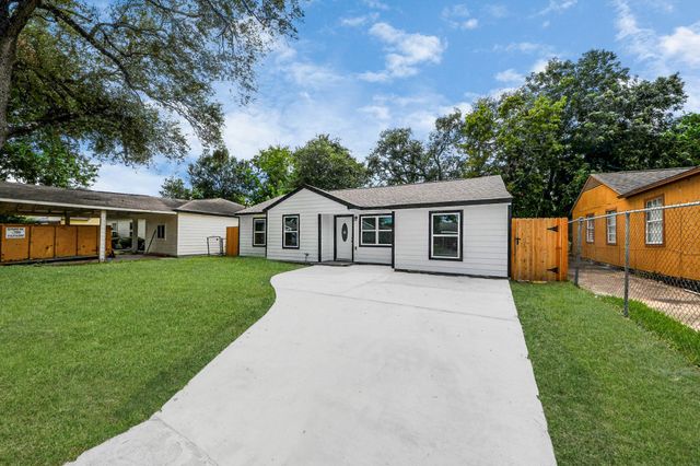 10118 Cathedral Drive, Houston, TX 77051