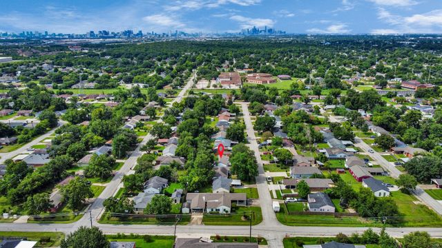 10118 Cathedral Drive, Houston, TX 77051