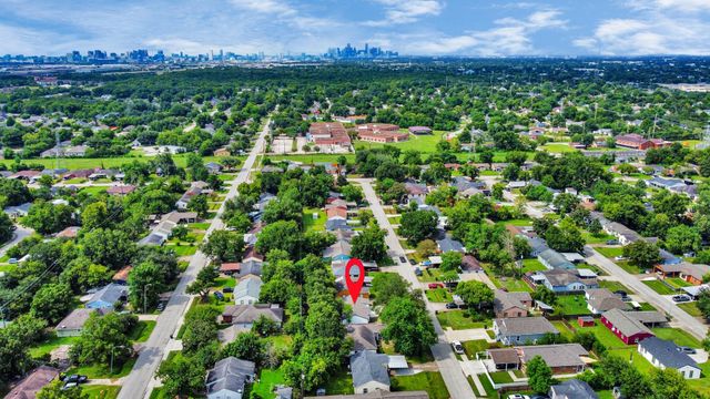 10118 Cathedral Drive, Houston, TX 77051