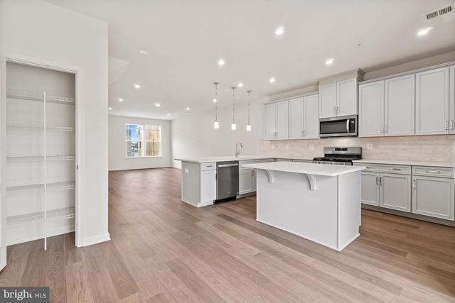 8217 LONGFORD RD, Millersville, MD 21108