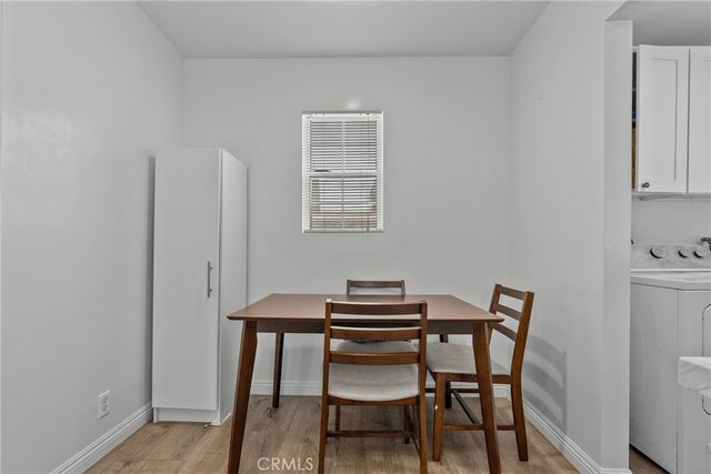 6910 Alabama, Canoga Park, CA 91303