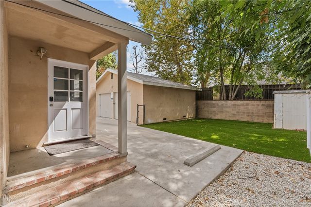 6910 Alabama, Canoga Park, CA 91303