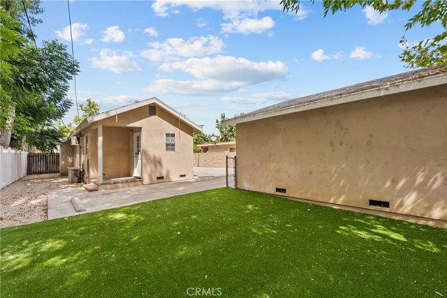 6910 Alabama, Canoga Park, CA 91303