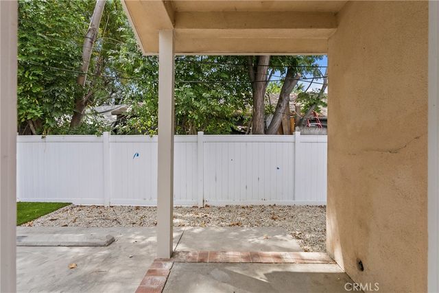 6910 Alabama, Canoga Park, CA 91303