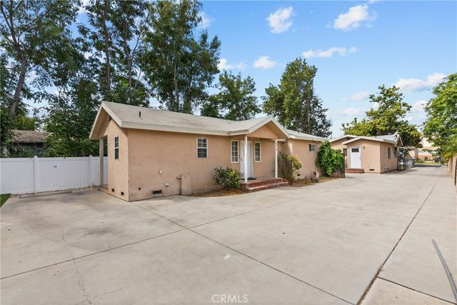 6910 Alabama, Canoga Park, CA 91303
