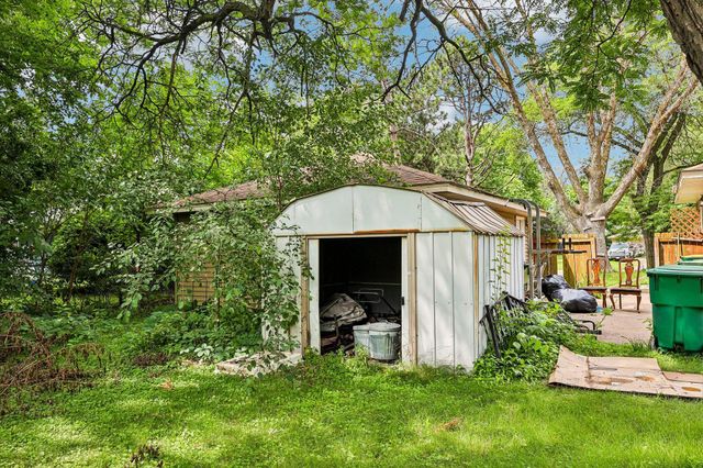 6948 Janell Avenue N, Brooklyn Park, MN 55428