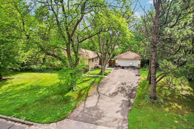 6948 Janell Avenue N, Brooklyn Park, MN 55428