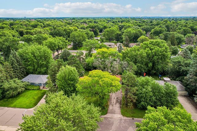 6948 Janell Avenue N, Brooklyn Park, MN 55428