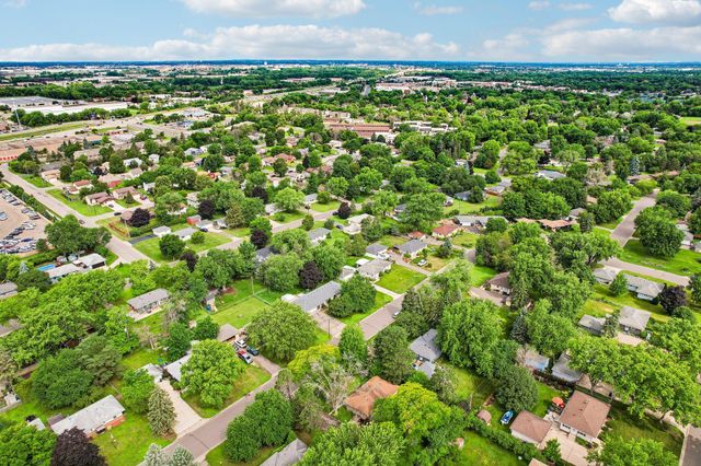 6948 Janell Avenue N, Brooklyn Park, MN 55428