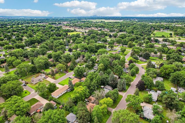 6948 Janell Avenue N, Brooklyn Park, MN 55428