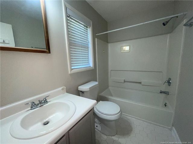 6804 Leeds Court, Fayetteville, NC 28304