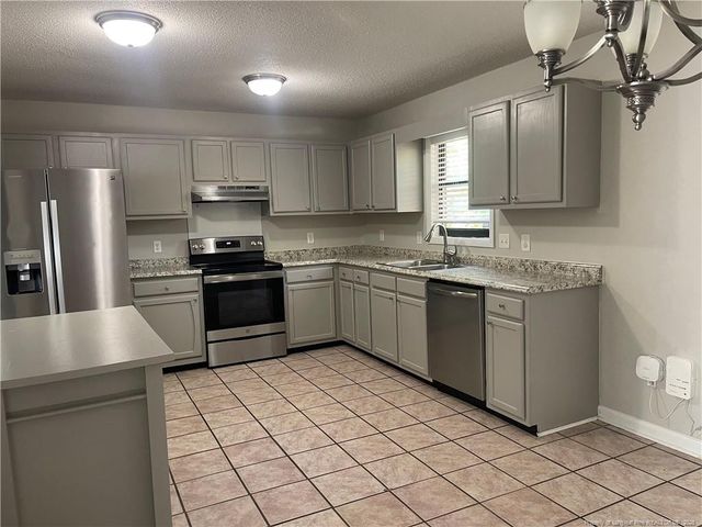 6804 Leeds Court, Fayetteville, NC 28304