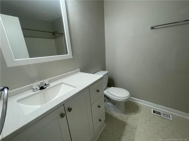 6804 Leeds Court, Fayetteville, NC 28304