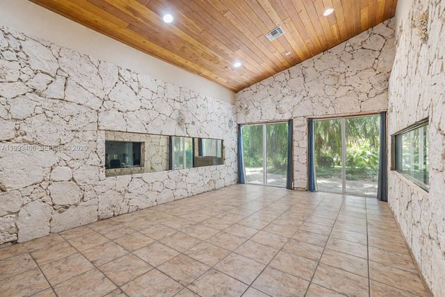 7997 SW 76th Avenue, Miami, FL 33143