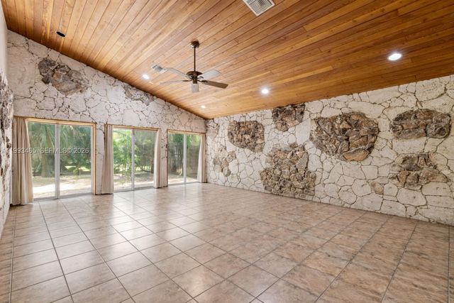 7997 SW 76th Avenue, Miami, FL 33143