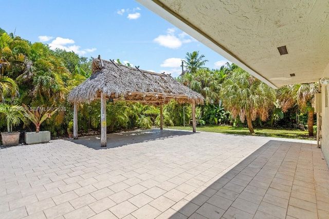 7997 SW 76th Avenue, Miami, FL 33143