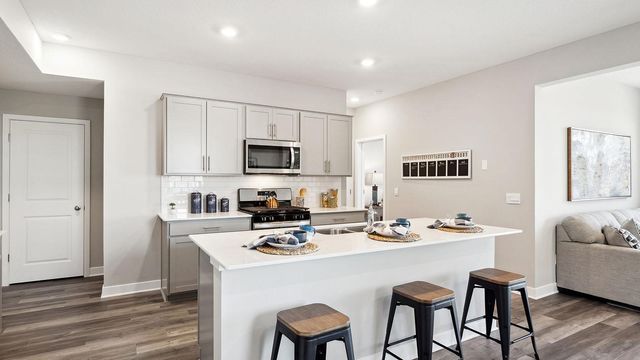 17062 Draper Way, Lakeville, MN 55044