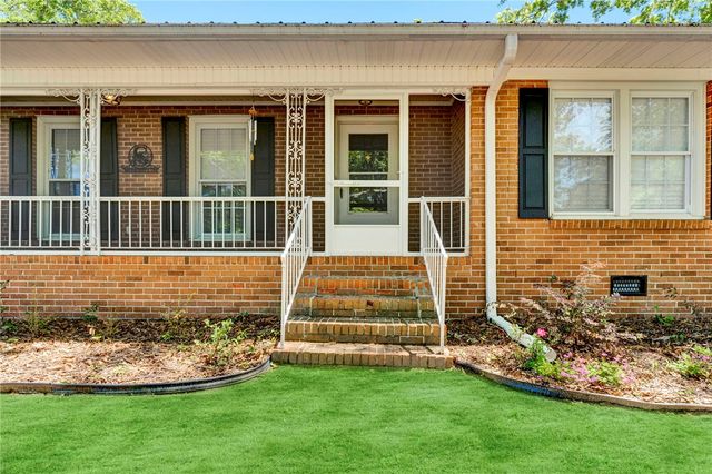 302 Forest Lane, Belton, SC 29627