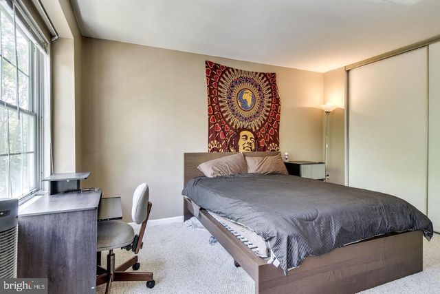 5730 EVERGREEN KNOLL CT, Alexandria, VA 22303