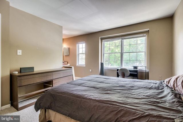 5730 EVERGREEN KNOLL CT, Alexandria, VA 22303