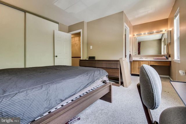 5730 EVERGREEN KNOLL CT, Alexandria, VA 22303