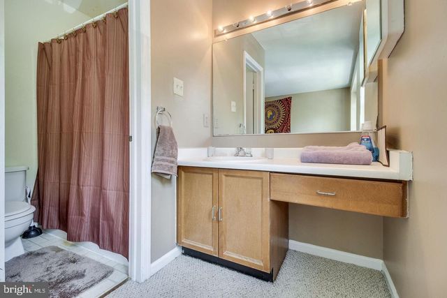 5730 EVERGREEN KNOLL CT, Alexandria, VA 22303