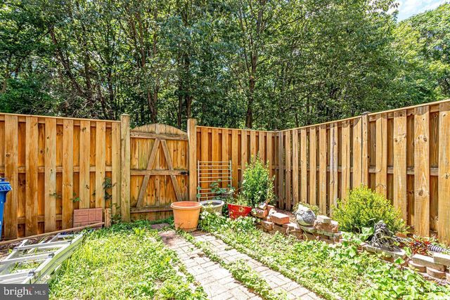 5730 EVERGREEN KNOLL CT, Alexandria, VA 22303