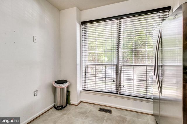 5730 EVERGREEN KNOLL CT, Alexandria, VA 22303