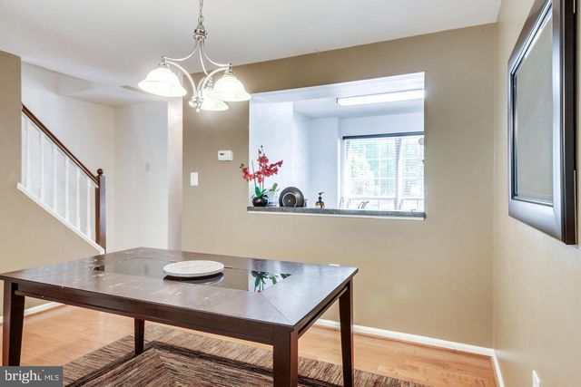 5730 EVERGREEN KNOLL CT, Alexandria, VA 22303