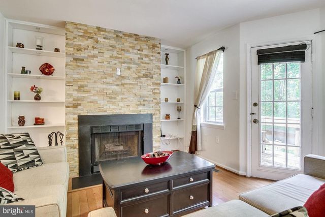 5730 EVERGREEN KNOLL CT, Alexandria, VA 22303