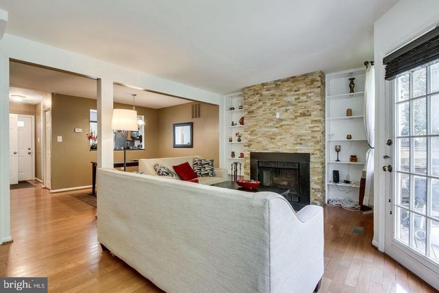 5730 EVERGREEN KNOLL CT, Alexandria, VA 22303