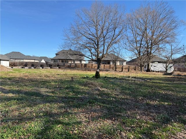 5695 Brookside Road, Bentonville, AR 72713